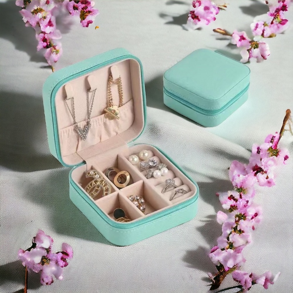 1pc Mini Jewelry Box, Portable Jewelry Storage Box, PU Leather‎ Small Organizer